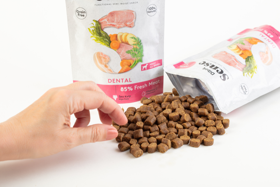 vitaminas e minerais para cães em forma de lanche